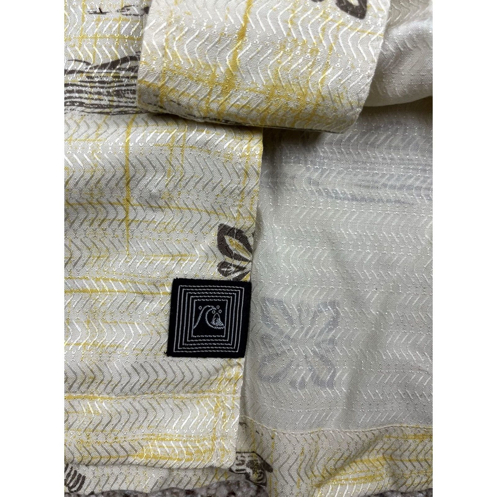 Quiksilver VINTAGE Quiksilver Shirt XL Men Silk Island Button Up Short Sleeve Yellow Geometric Pattern 90s Classic Mens Size US XL / EU 56 / 4 - 5 Thumbnail