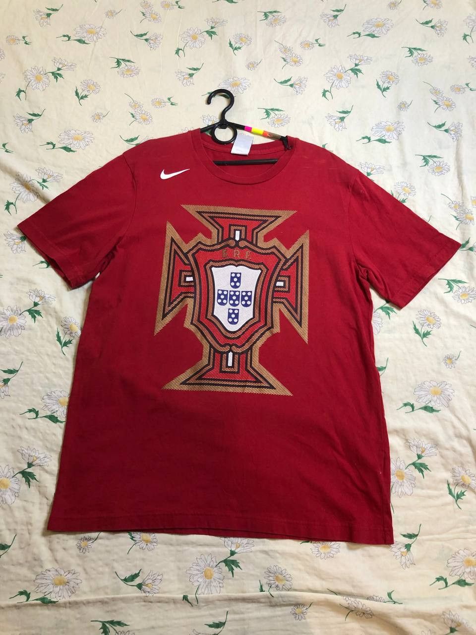 Nike Vintage Nike Big Y2K Print Short Sleeve T-Shirt Size US L / EU 52-54 / 3 - 1 Thumbnail