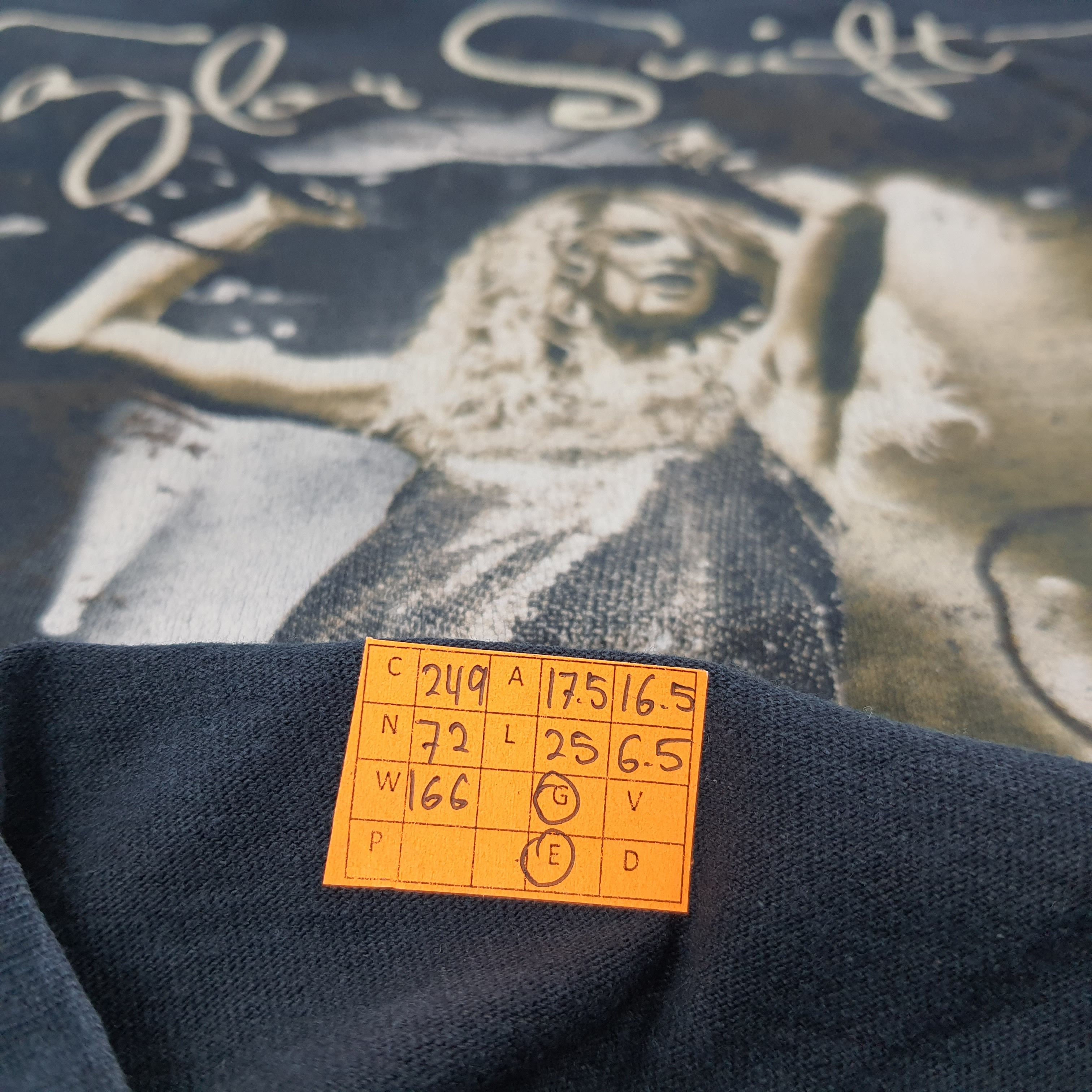 Band Tees Vintage Taylor Swift Tour Tees C249N72 Size US S / EU 44-46 / 1 - 7 Thumbnail