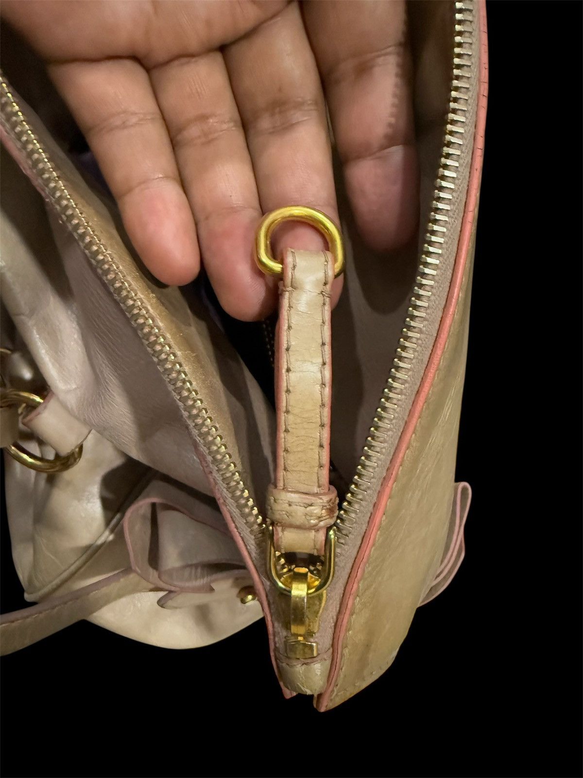 Genuine Leather × Miu Miu MIU MIU VITELLO LUXURY BOW BAG LEATHER DISTRESS ABSTRACT Size ONE SIZE - 8 Thumbnail