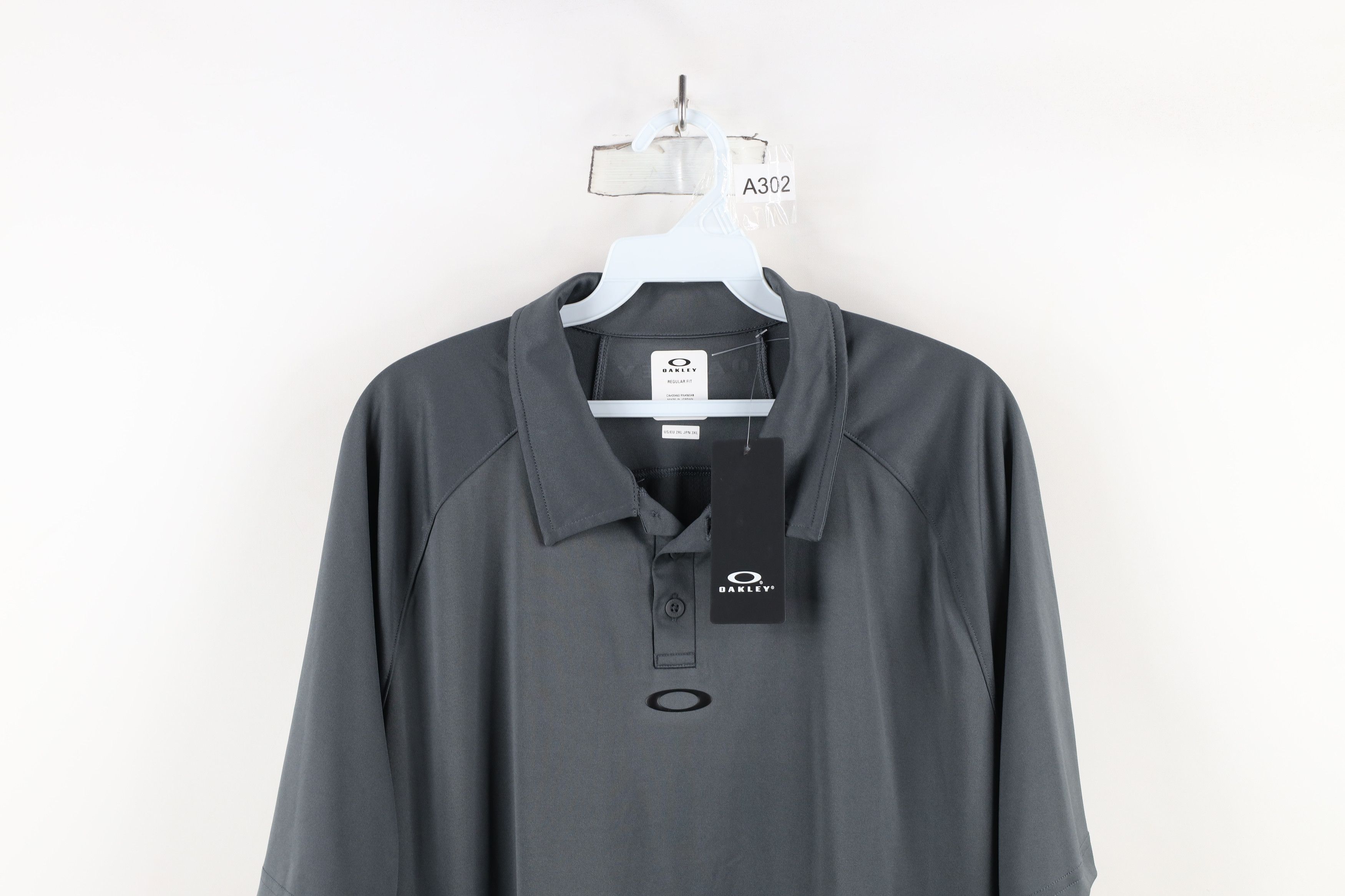 Oakley × Vintage Deadstock Vintage Y2K Oakley Logo Short Sleeve Golf Polo Size US XXL / EU 58 / 5 - 2 Thumbnail