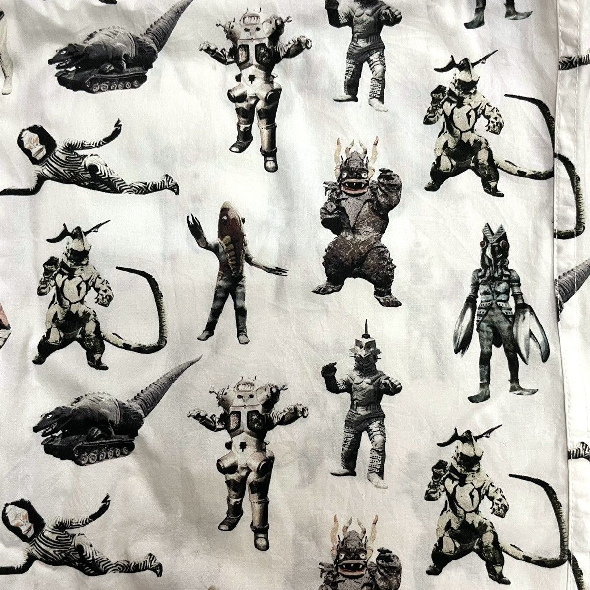 Japanese Brand Graniph X Monster Pattern of Ultraman L/S Button-up Shirt Size US S / EU 44-46 / 1 - 7 Thumbnail