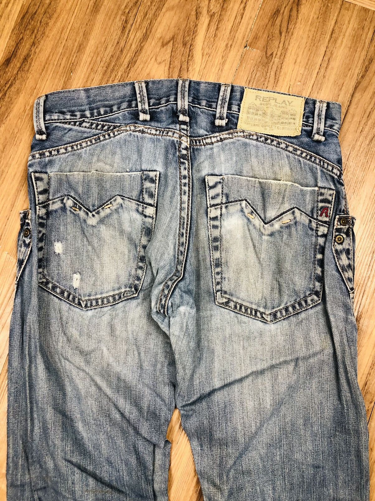 Replay REPLAY Regular Fit Distressed Jeans (38) Size US 31 - 13 Thumbnail