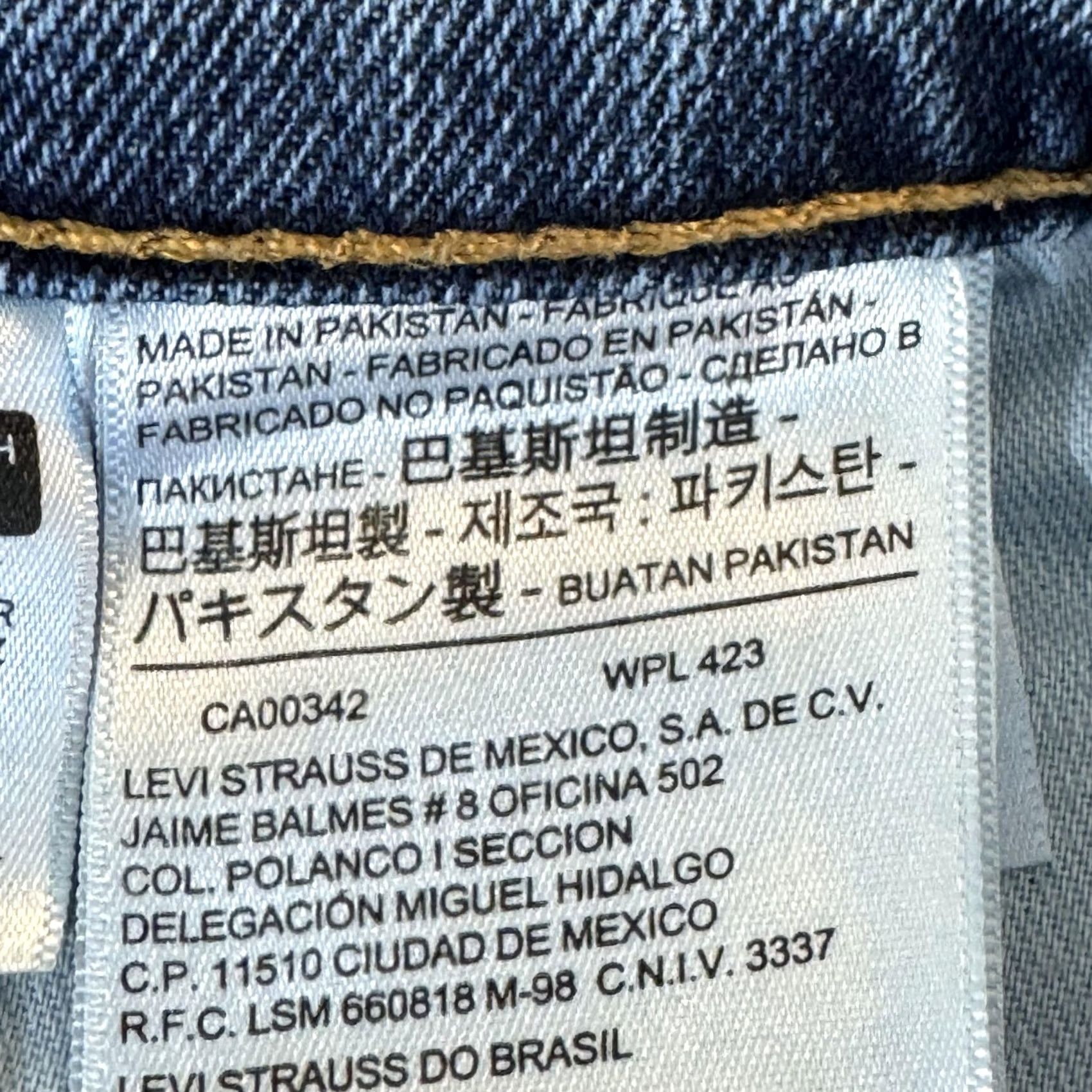 Levi's VINTAGE Levis 541 Jeans Mens 40x30 Blue Stretch Denim Athletic Fit Mid Rise Tapered Size US 40 / EU 56 - 4 Thumbnail