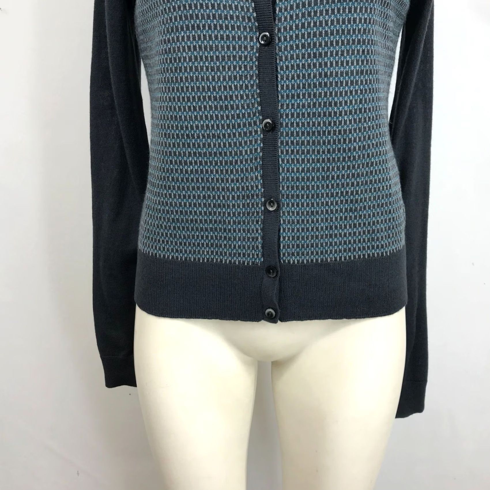 Vintage HALOGEN WOMEN'S XS GRAY LONG SLEEVE BUTTON MERINO WOOL BLEND CARDIGAN SWEATER Size XS / US 0-2 / IT 36-38 - 3 Thumbnail