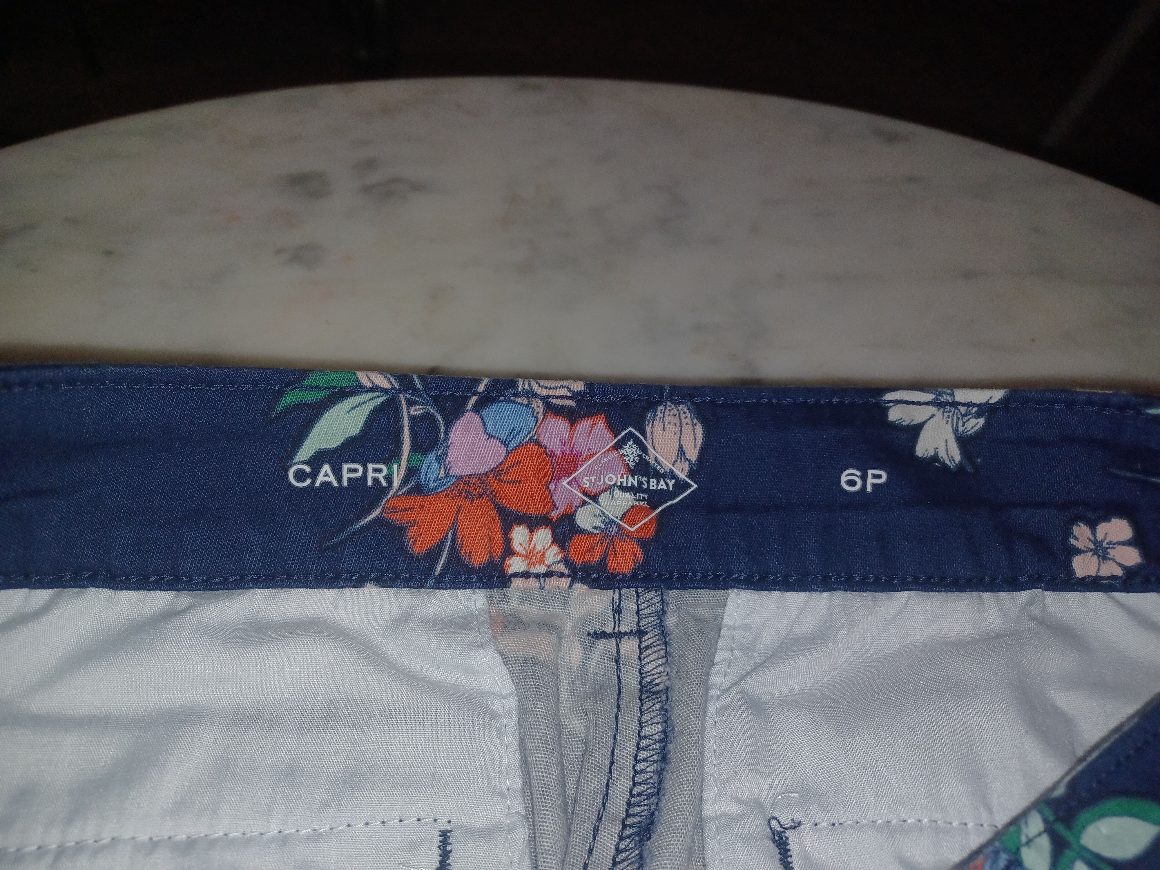 St. Johns Bay St. John's Bay Women's Capri Pants SZ 6 Dark Navy Size 28" / US 6 / IT 42 - 4 Thumbnail