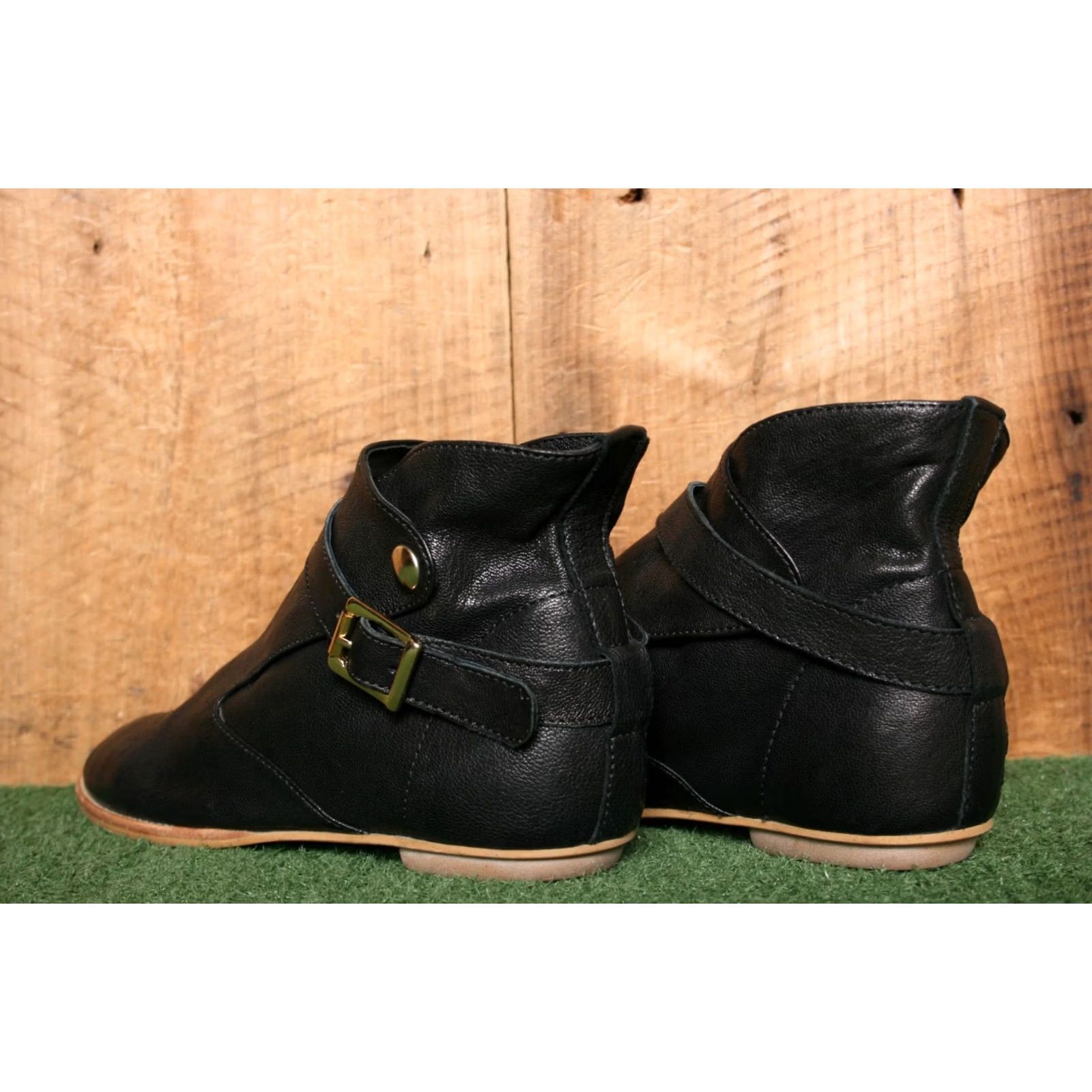 House of Harlow VINTAGE House of Harlow 1960 Holli Black Leather Bootie Women US 9 EUR 39.5 Flat Ankle Bootie Pull Snap Costume, Boots, Shoes Size US 9 / IT 39 - 3 Thumbnail
