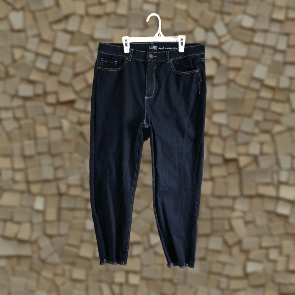 Vintage SOHO Jeans Women Size 14 High Waist Straight Mid Rise Blue Denim 5-Pocket Regular Length Blue Size 36" / US 14 / IT 50 - 1 Thumbnail