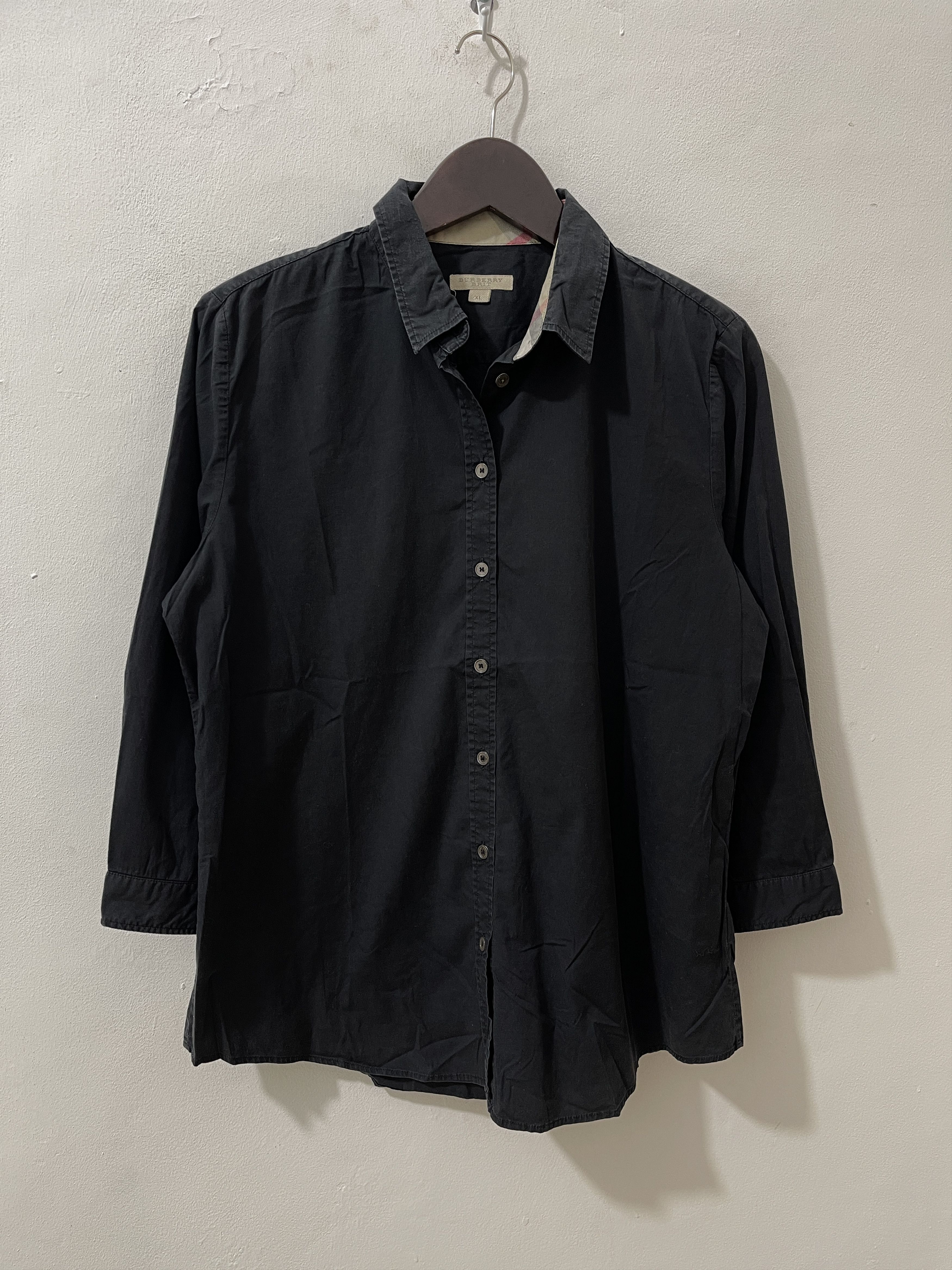 Burberry Vintage Burberry Brit Black Button Up Shirts Size US XL / EU 56 / 4 - 1 Thumbnail