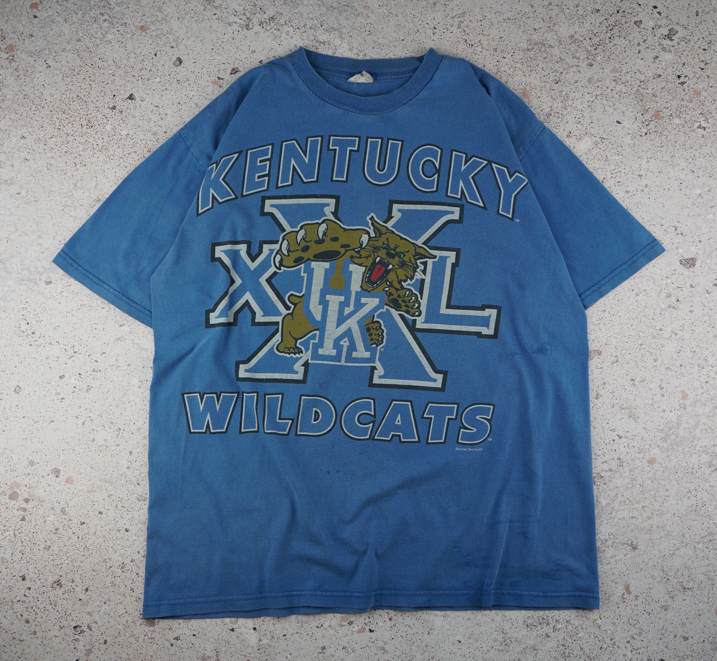 Vintage Vintage 90s Kentucky UK Wildcats T Shirt Size US XL / EU 56 / 4 - 1 Thumbnail