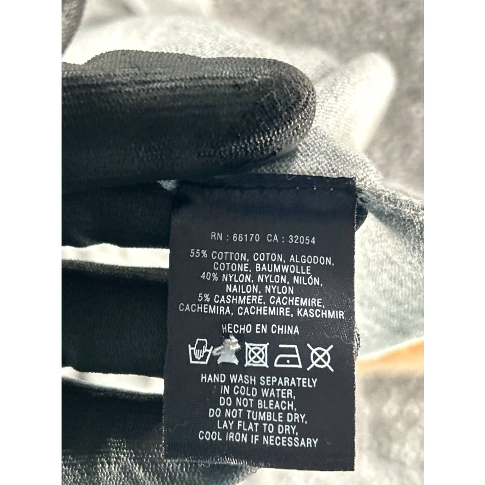 Vintage Rosie Neira Sweater Cardigan Womens Small Gray Cotton Blend Knit V-Neck Casual Winter, Spring, Fall Womens Small Gray Cardigan Knit Sweater Size S / US 4 / IT 40 - 4 Thumbnail
