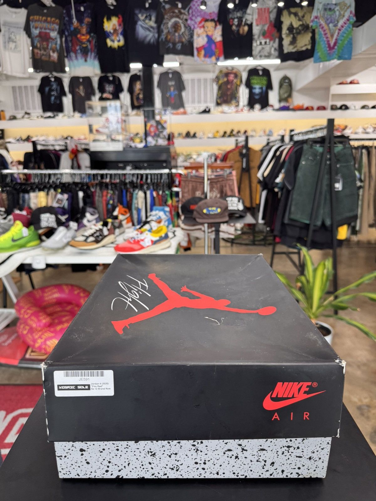 Jordan Brand Air Jordan 4 Fire Red Size 12 (2020) Size US 12 / EU 45 - 14 Thumbnail