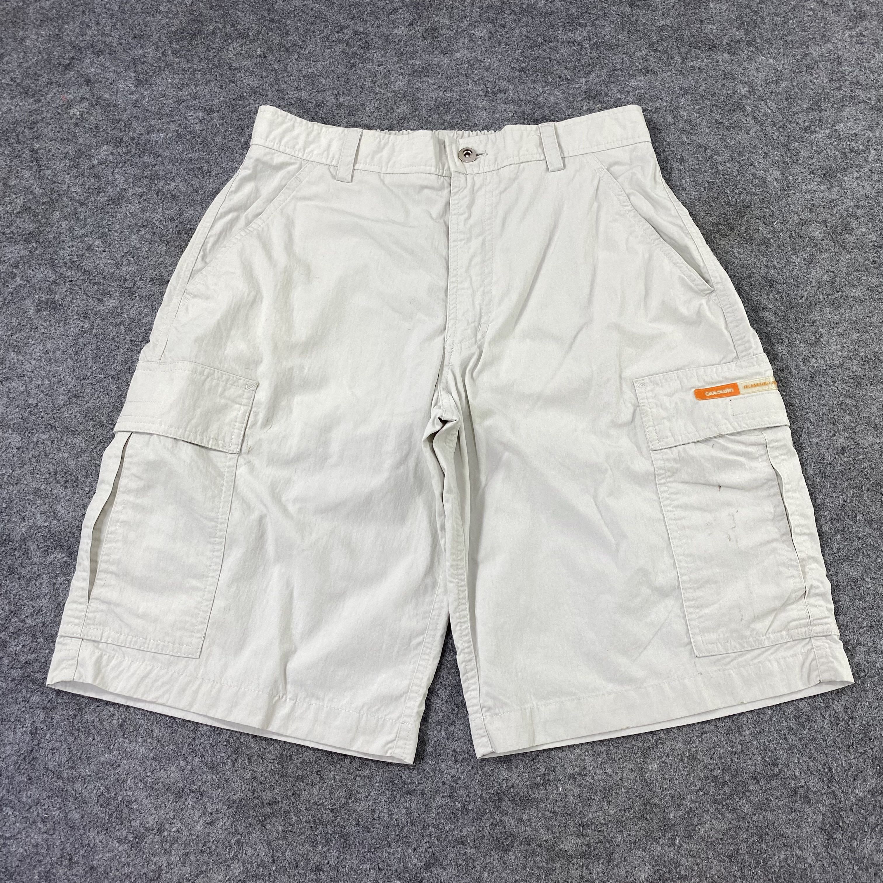 Japanese Brand Goldwin cargo short -C060 Size US 30 / EU 46 - 1 Thumbnail