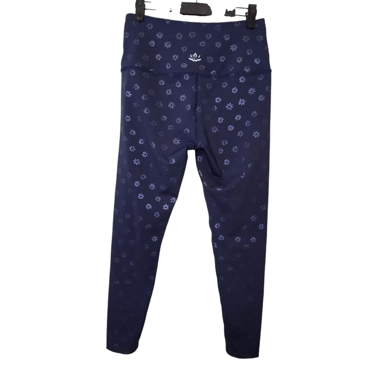 Beyond Yoga Beyond Yoga Daisy Shimmer Midi Leggings Medium Size 28" / US 6 / IT 42 - 7 Thumbnail