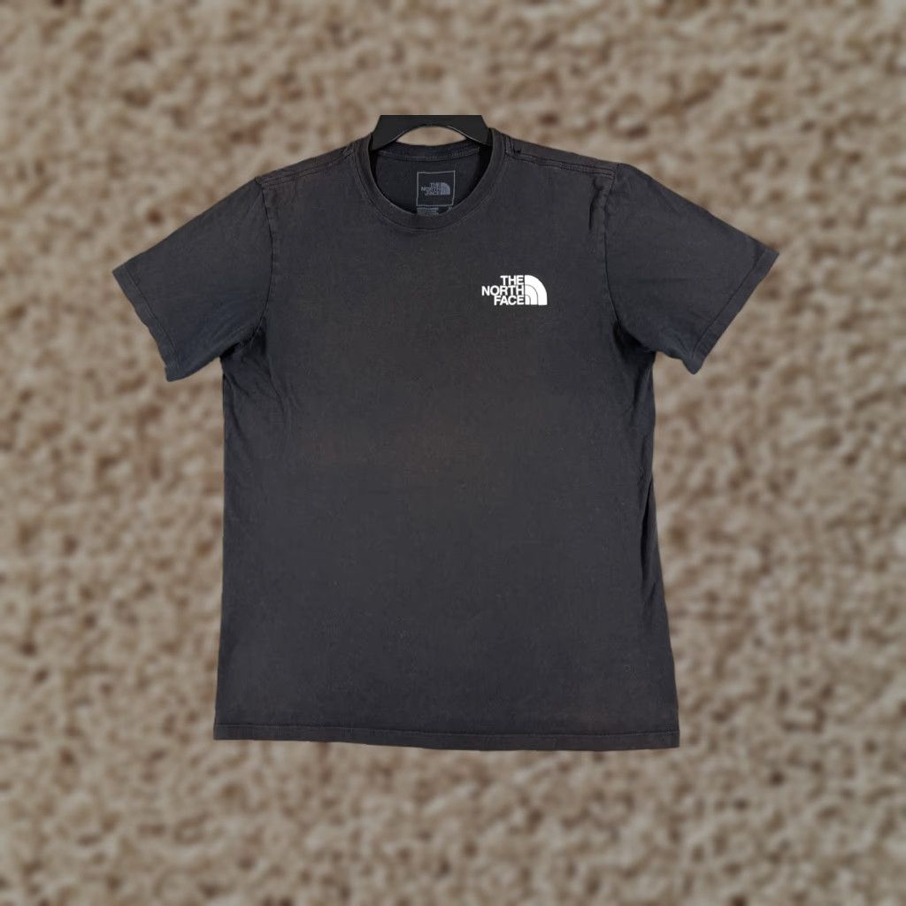 The North Face The North Face Shirt Men M Black Short Sleeve Crew Neck Cotton Logo T-Shirt All Seasons Outdoor Mens Size US M / EU 48-50 / 2 - 1 Thumbnail