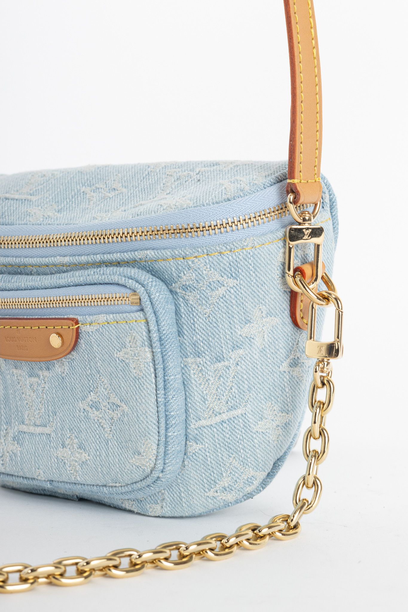 Louis Vuitton Louis Vuitton Sky Blue Monogram Denim Mini Bumbag Size ONE SIZE - 6 Thumbnail