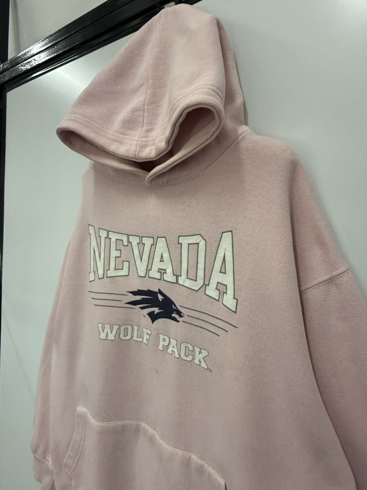 Logo Athletic 🔥 Men's Apparel Pink Nevada Wolf Pack SPORTWEAR Sweatshirt Size US L / EU 52-54 / 3 - 5 Thumbnail