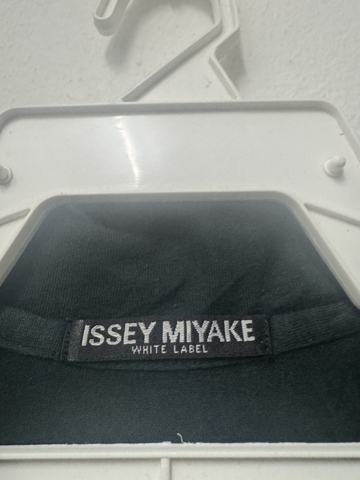 Homme Plisse Issey Miyake × Issey Miyake × Pleats Please Issey Miyake Issey Miyake Dark Black Polo Button T shirt Size US L / EU 52-54 / 3 - 3 Thumbnail