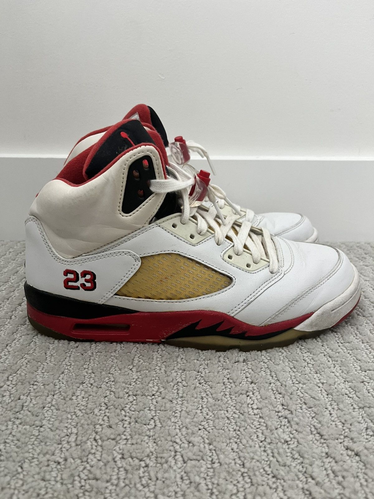 Jordan Brand Air Jordan 5 OG Fire Red (Black Tongue) Size 9 US Size US 9 / EU 42 - 2 Thumbnail