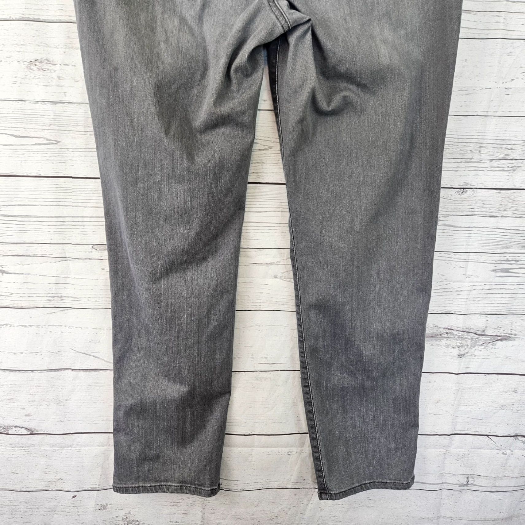 Vintage Chico's Womens Jeans Ankle 12 Gray High Rise Slimming Girlfriend So Slimming Chicos Womens Jeans Size 12 Gray Ankle Size 34" / US 12 / IT 48 - 5 Thumbnail