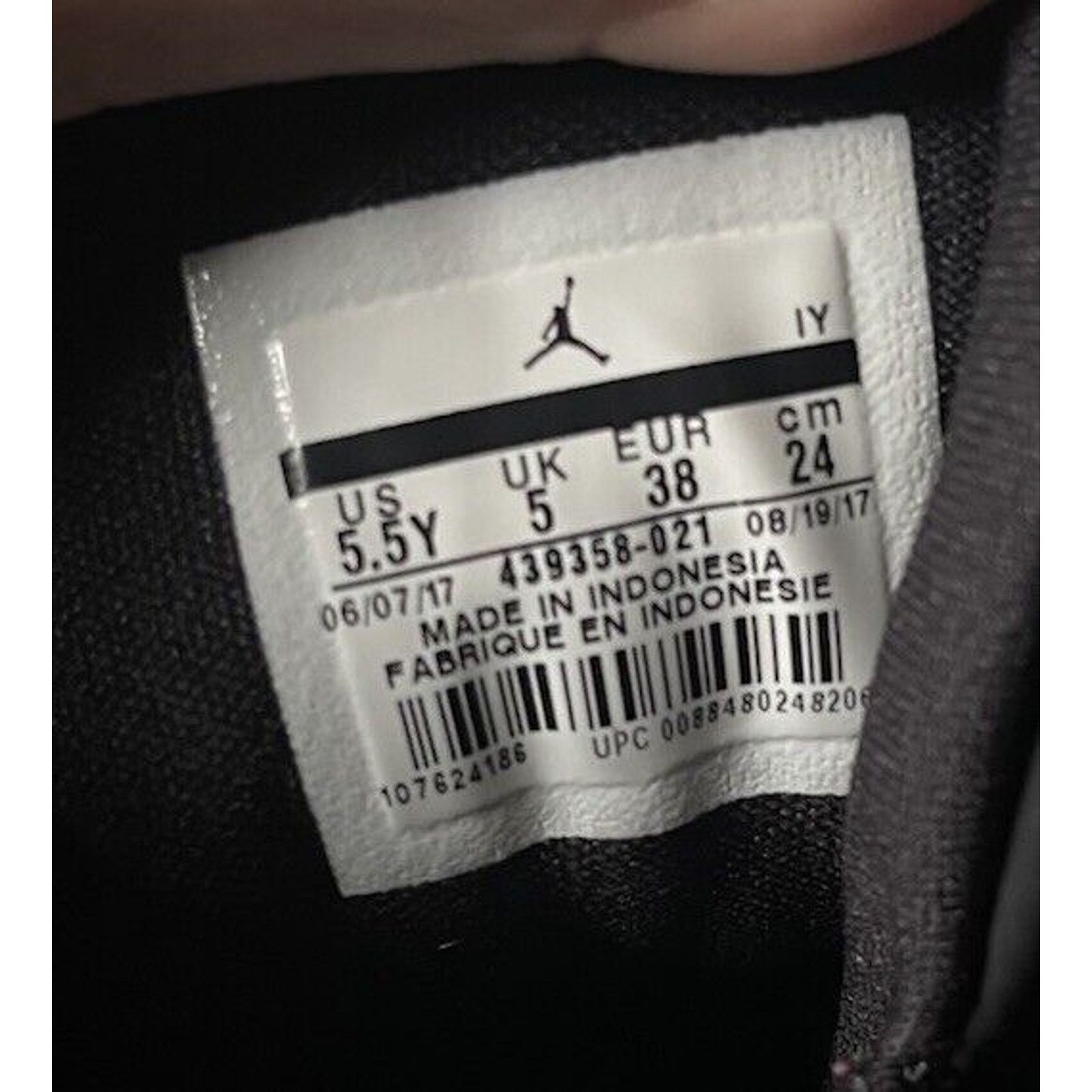 Jordan Brand Air Jordan 13 Retro City of Flight Gum Style Bottom- 5.5Y Size US 5.5 / IT 35.5 - 8 Thumbnail
