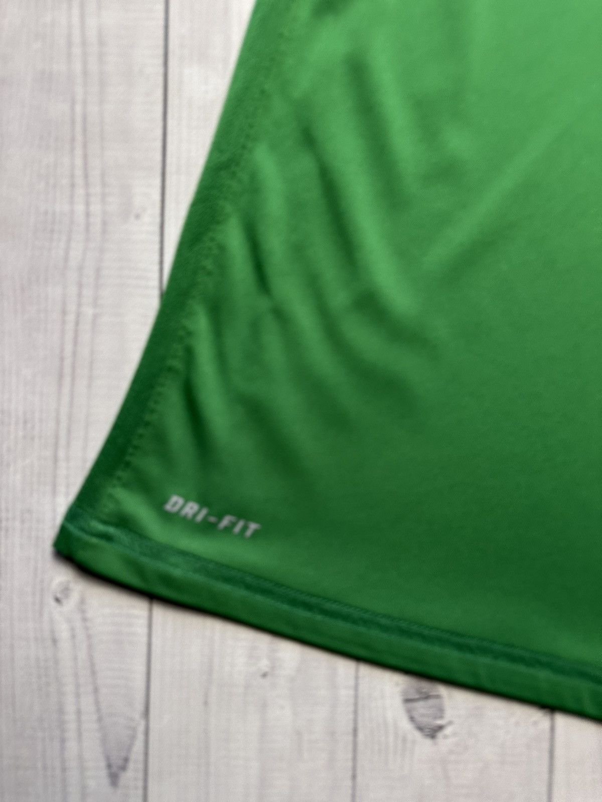 Nike × Vintage Vintage Nike Celtic soccer jersey tee logo green Size US S / EU 44-46 / 1 - 3 Thumbnail