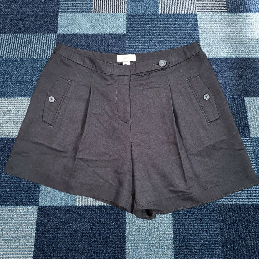 Loft Loft Shorts Women 4 Black Mom High Rise Pockets Pleated Front Zip Closure Casual Size 30" / US 8 / IT 44 - 1 Thumbnail