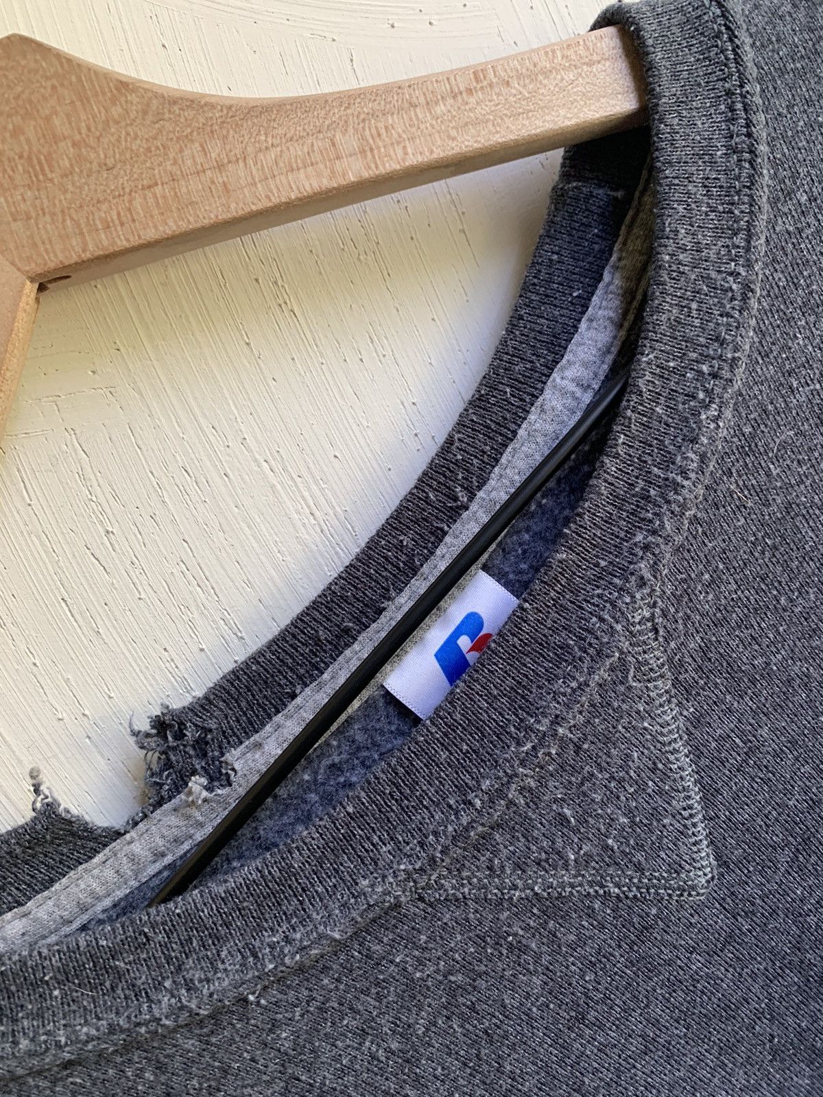 Russell Athletic Vintage Y2K Russel Athletic Blank Crewneck Sweatshirt Grey Size US XL / EU 56 / 4 - 6 Thumbnail