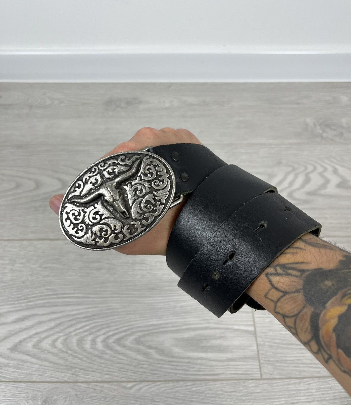 Vintage Vintage Big Metal Buckle Cowboy Leather Belt Size ONE SIZE - 1 Thumbnail