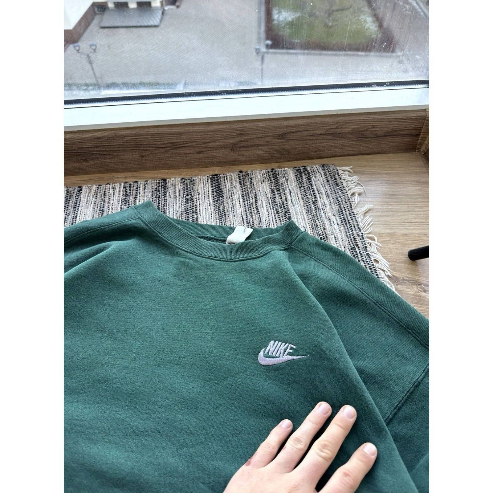 Nike VINTAGE Nike 90s Archival Darck Green Boxy Y2K Sweatshirt XL Mens Sweatshirt Green 90s Y2K Streetwear Pullover Crew Neck Long Sleeve Size US XL / EU 56 / 4 - 4 Thumbnail