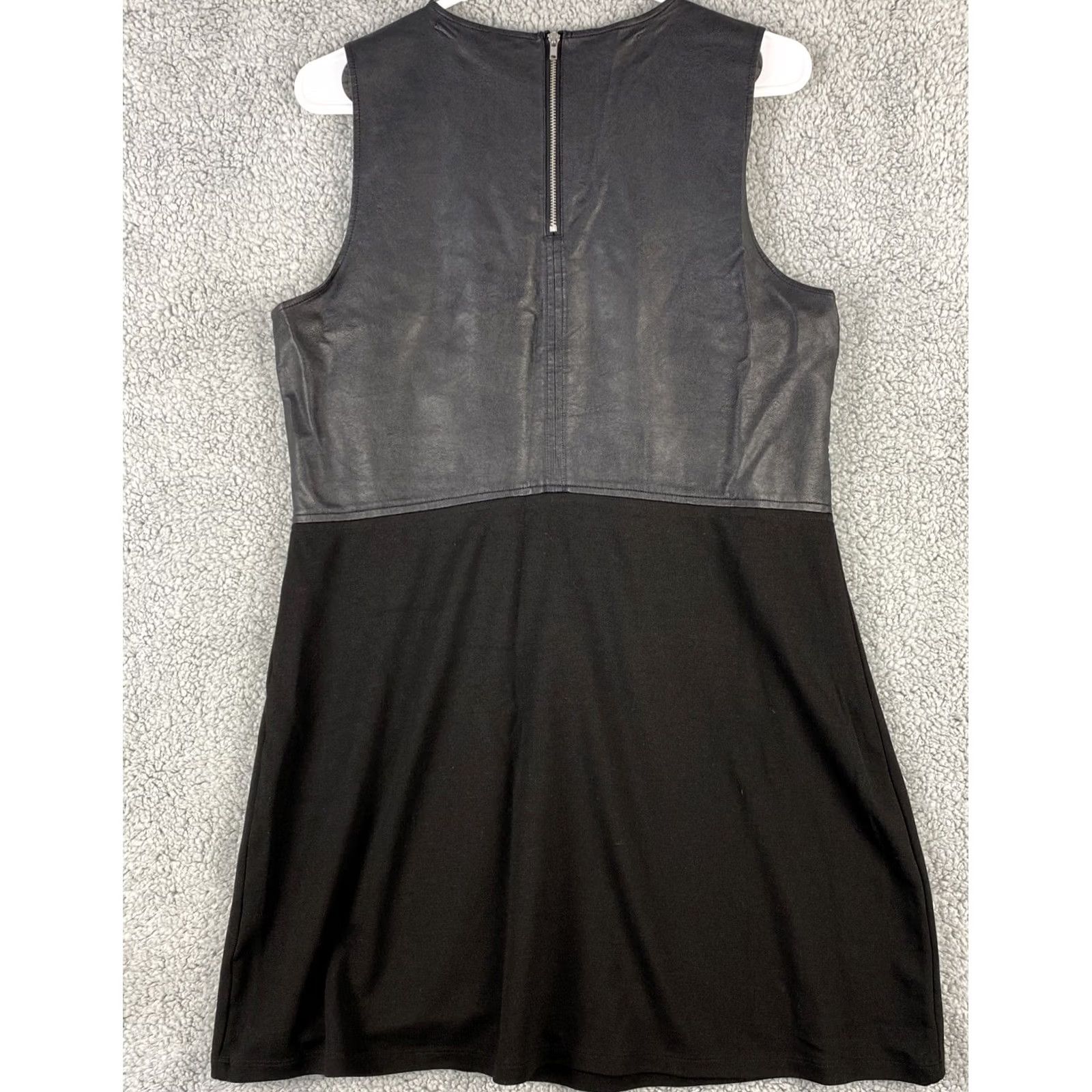H&M H & M Divided Top Shirt Tank Size 14 Black Leather Floral Round Neck Sleeveless Mini Casual Summer Womens Shirt Tank Size XL / US 12-14 / IT 48-50 - 6 Thumbnail