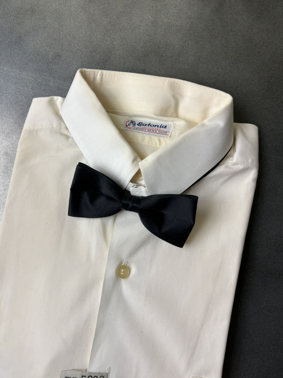 Vintage 1980s Pre-Tied Bow Tie Vintage Bowtie Neck Tie Made in USA Size ONE SIZE - 7 Thumbnail