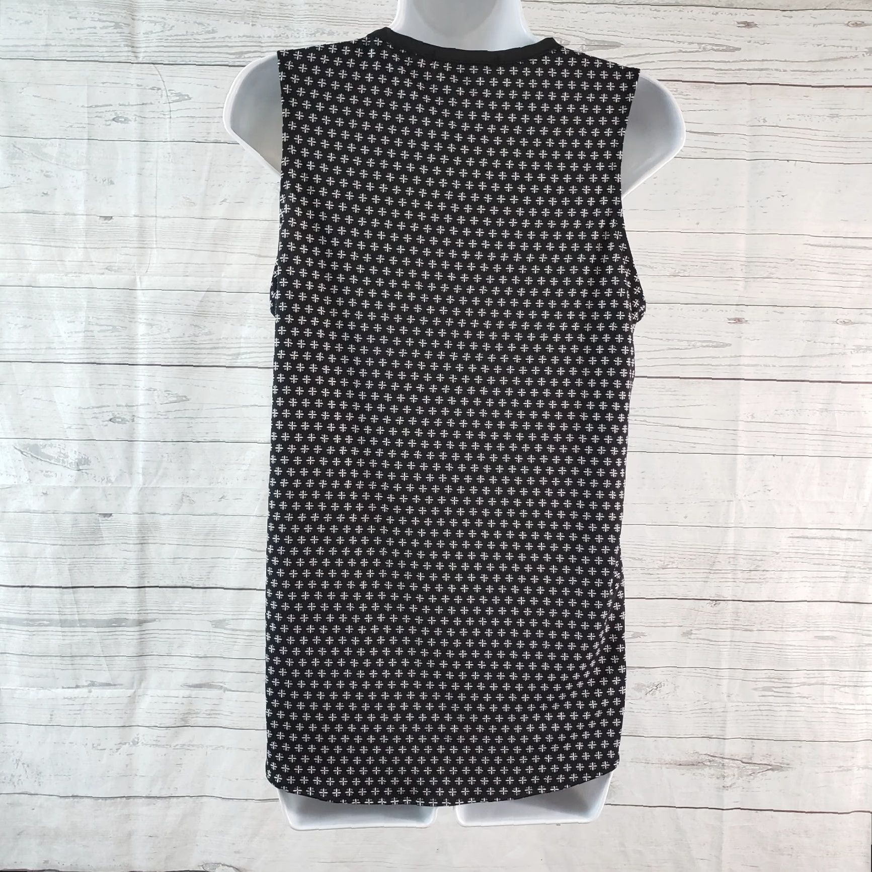Banana Republic Banana Republic Womens Tank Top Sz Small Black White Shirt Adult Small Tank Size S / US 4 / IT 40 - 4 Thumbnail