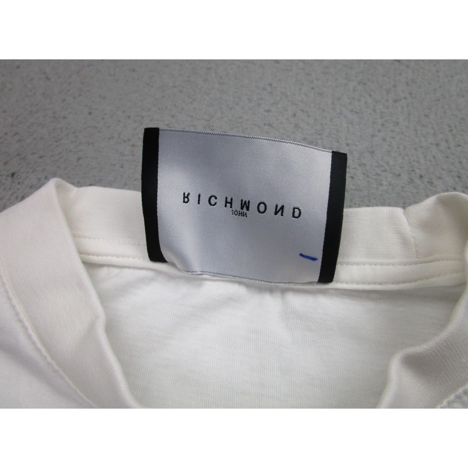 John Richmond John Richmond Shirt Mens XL White Cotton Short Sleeve Crewneck Embroidered Logo Size US XL / EU 56 / 4 - 7 Thumbnail