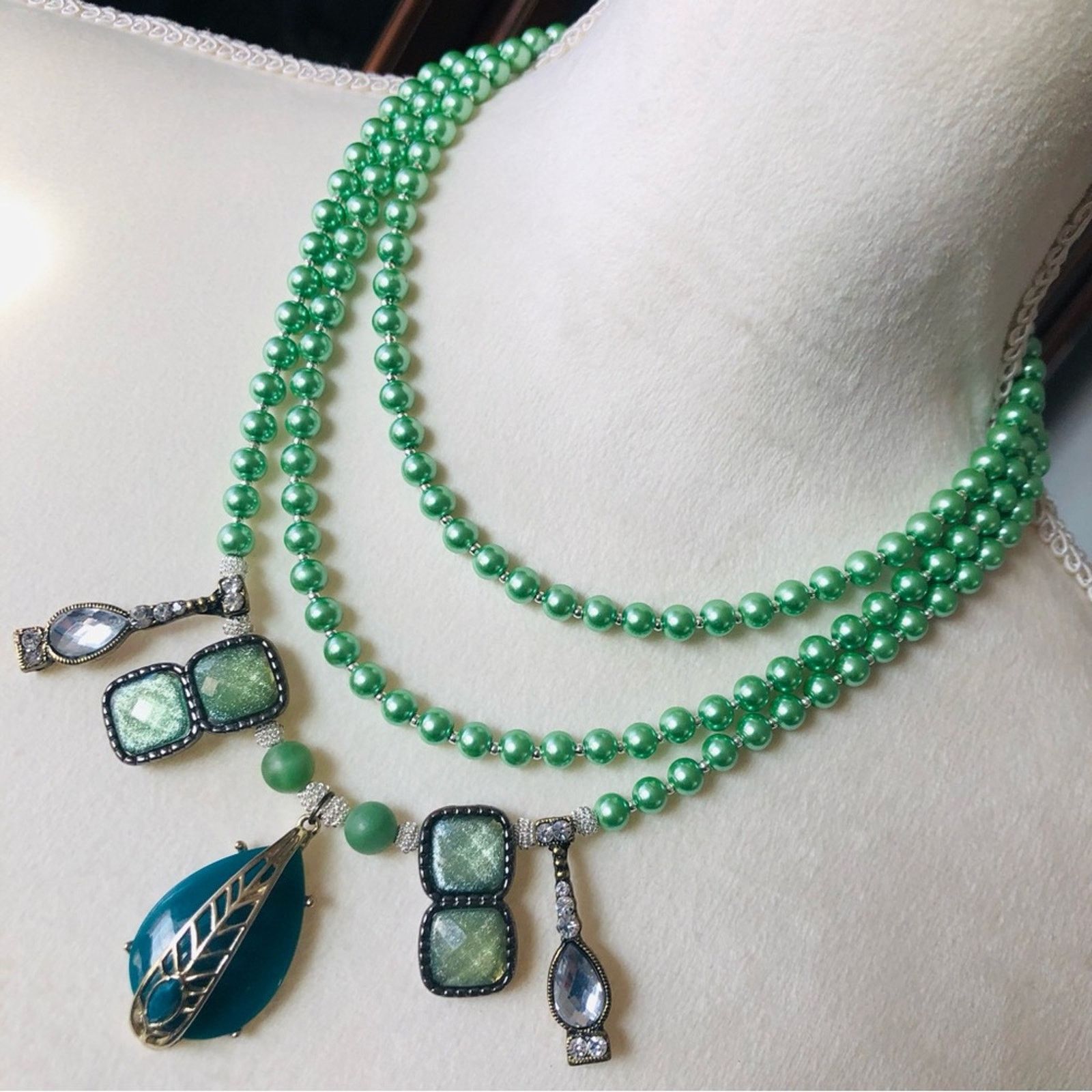 Handmade Handcrafted repurpose Pearl genuine emerald necklace Size ONE SIZE - 1 Thumbnail