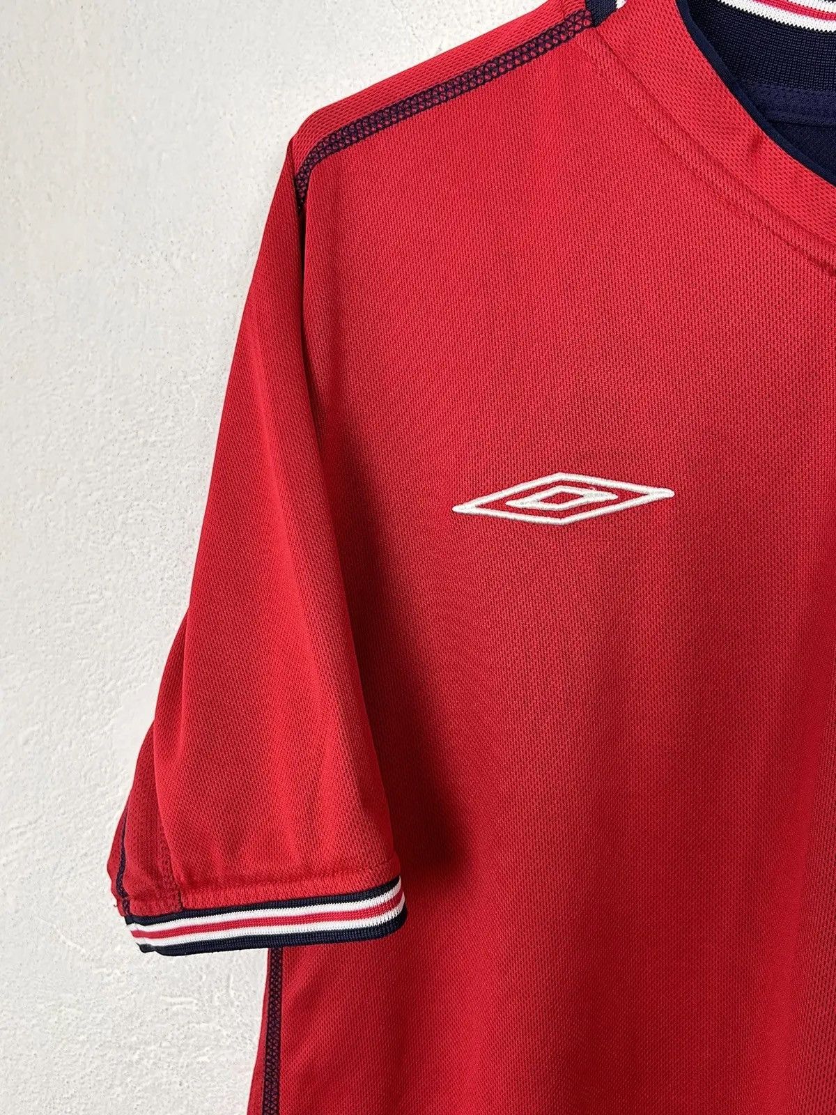 Umbro Umbro England 2004 Home Away Reversible Rare Soccer Jersey Size US M / EU 48-50 / 2 - 4 Thumbnail