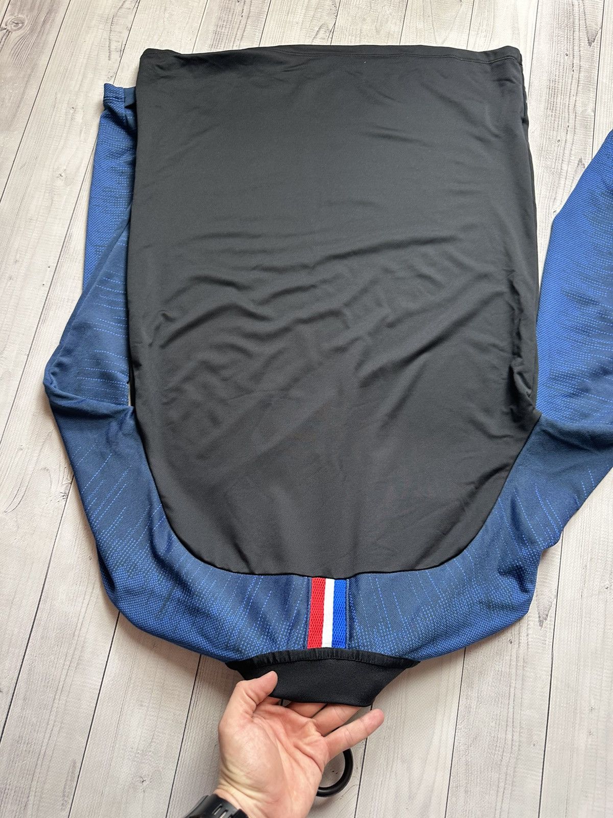 Jordan Brand Jordan PSG soccer sweatshirt logo size M rare Size US M / EU 48-50 / 2 - 10 Thumbnail