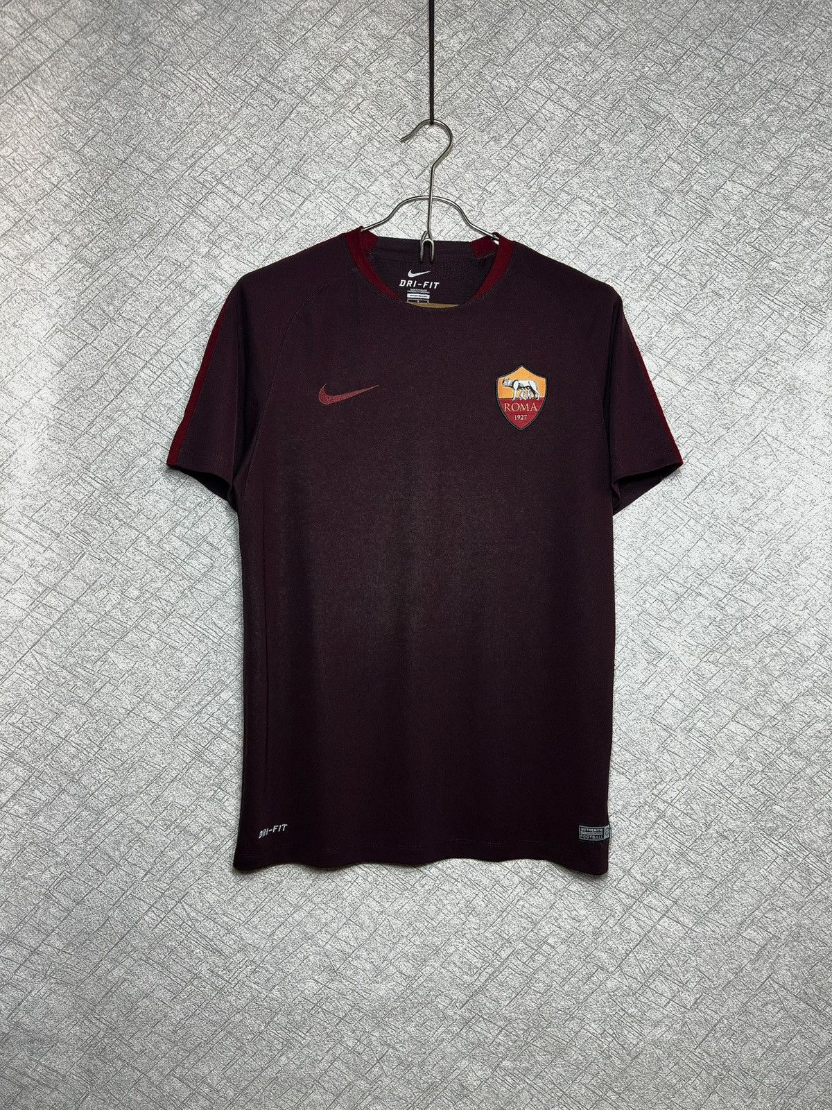 Nike Nike AS Roma 2015/16 Training Shirt Jersey Vintage Size US L / EU 52-54 / 3 - 1 Thumbnail
