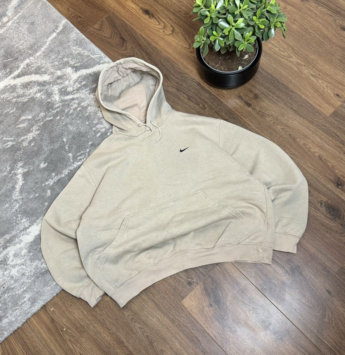 Vintage nike hoodie discount beige