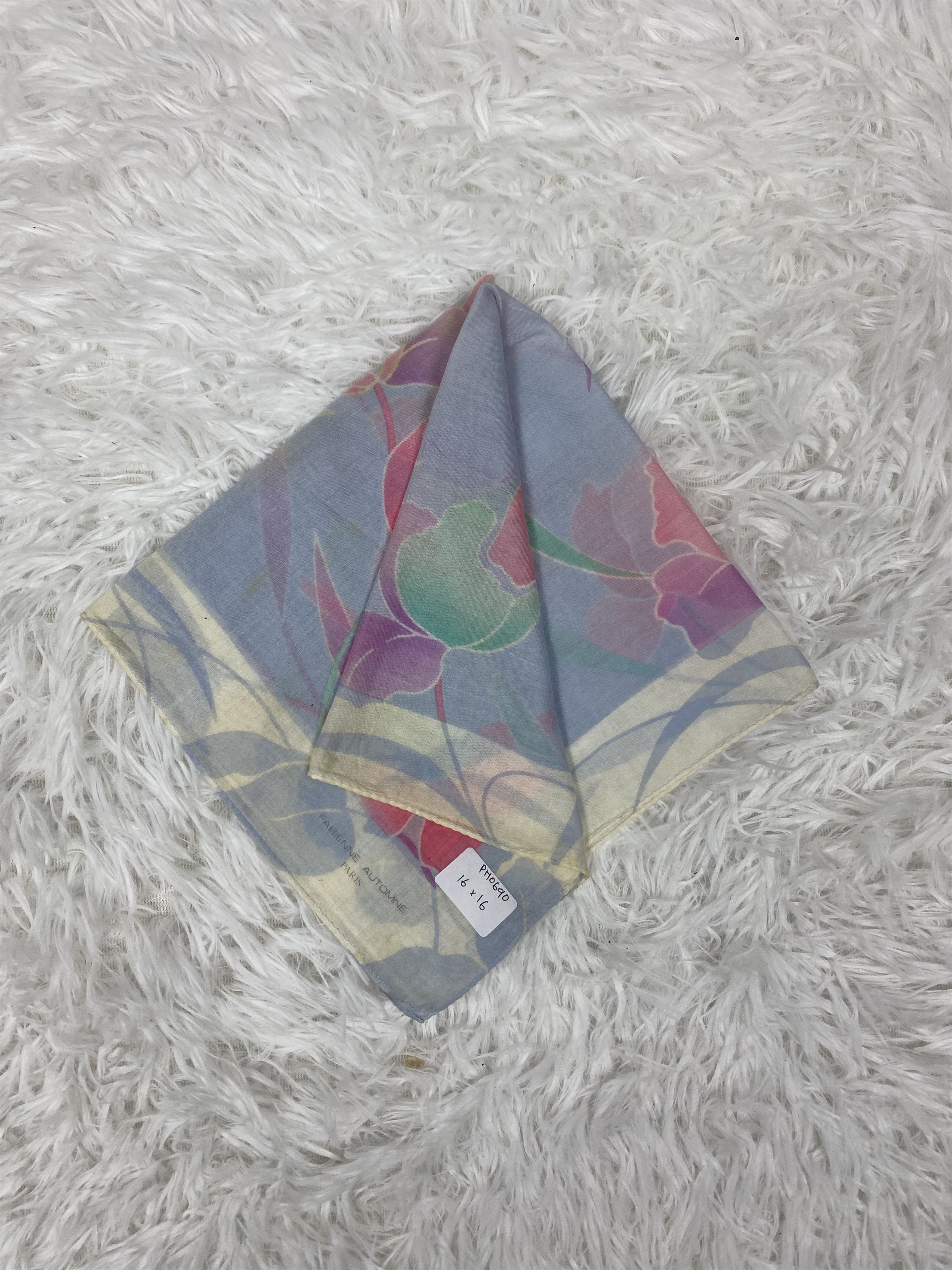 Vintage Vintage Fabienne Automne Handkerchief Neckerchief PH0690 Size ONE SIZE - 1 Thumbnail