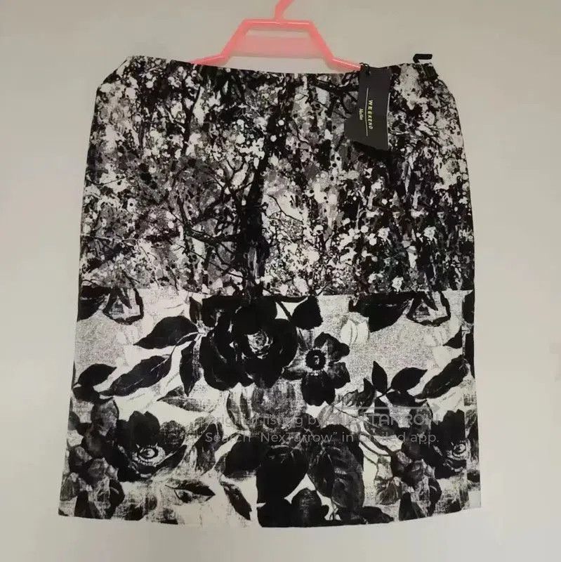 Max Mara MaxMara Gray Floral Patterned Skirt . Size 23" - 1 Thumbnail