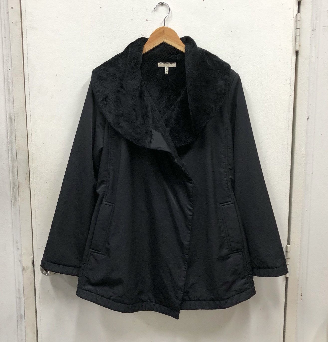 Emporio Armani Emporio Armani Black Lined Fleece Show Collar Coat Jacket Size M / US 6-8 / IT 42-44 - 1 Thumbnail