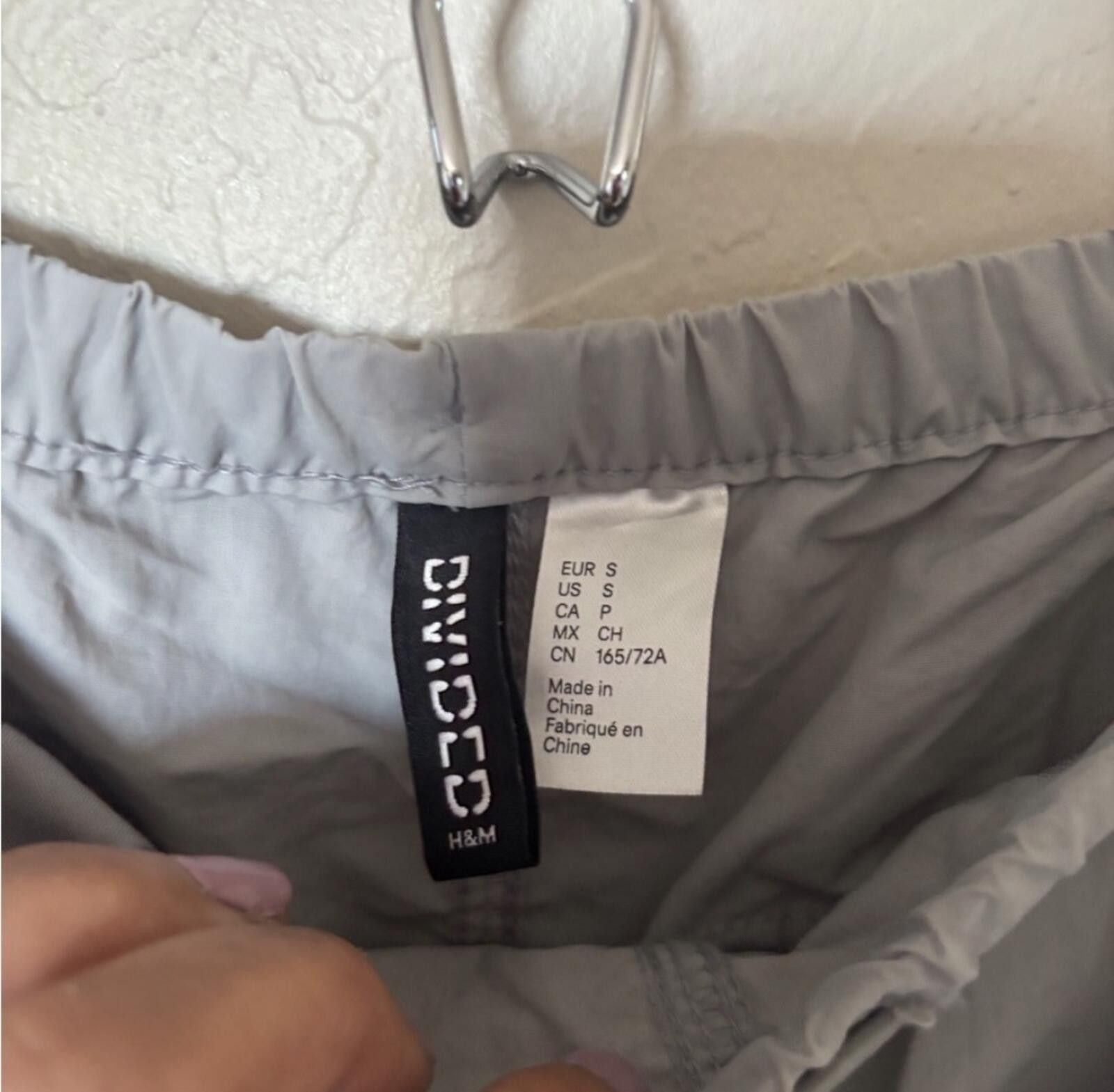 H&M (H&M) Gray and white jogger pants Size 28" / US 6 / IT 42 - 4 Thumbnail