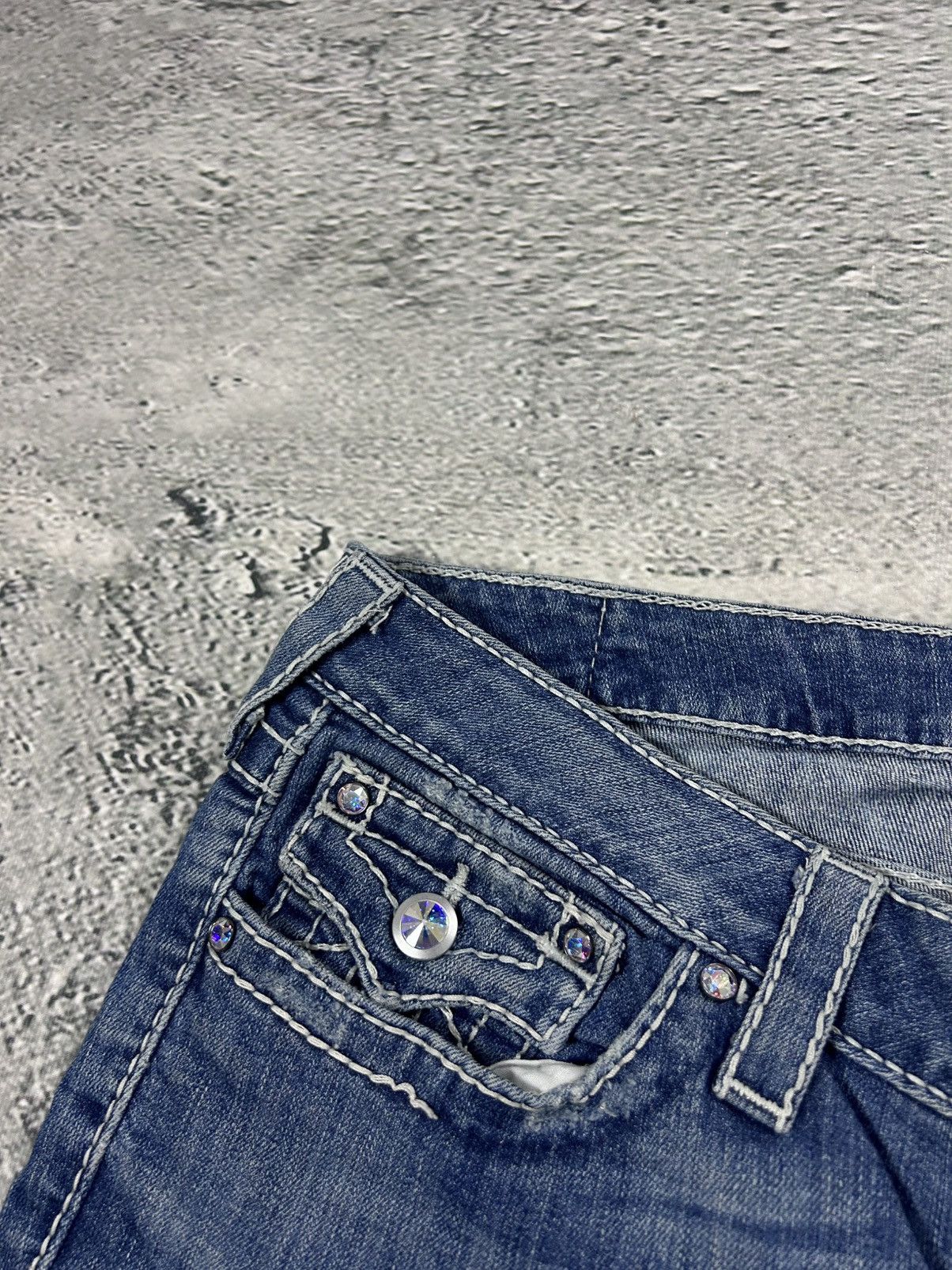 True Religion True Religion jeans swarovski rhinestones white stitching Size 31" - 7 Thumbnail