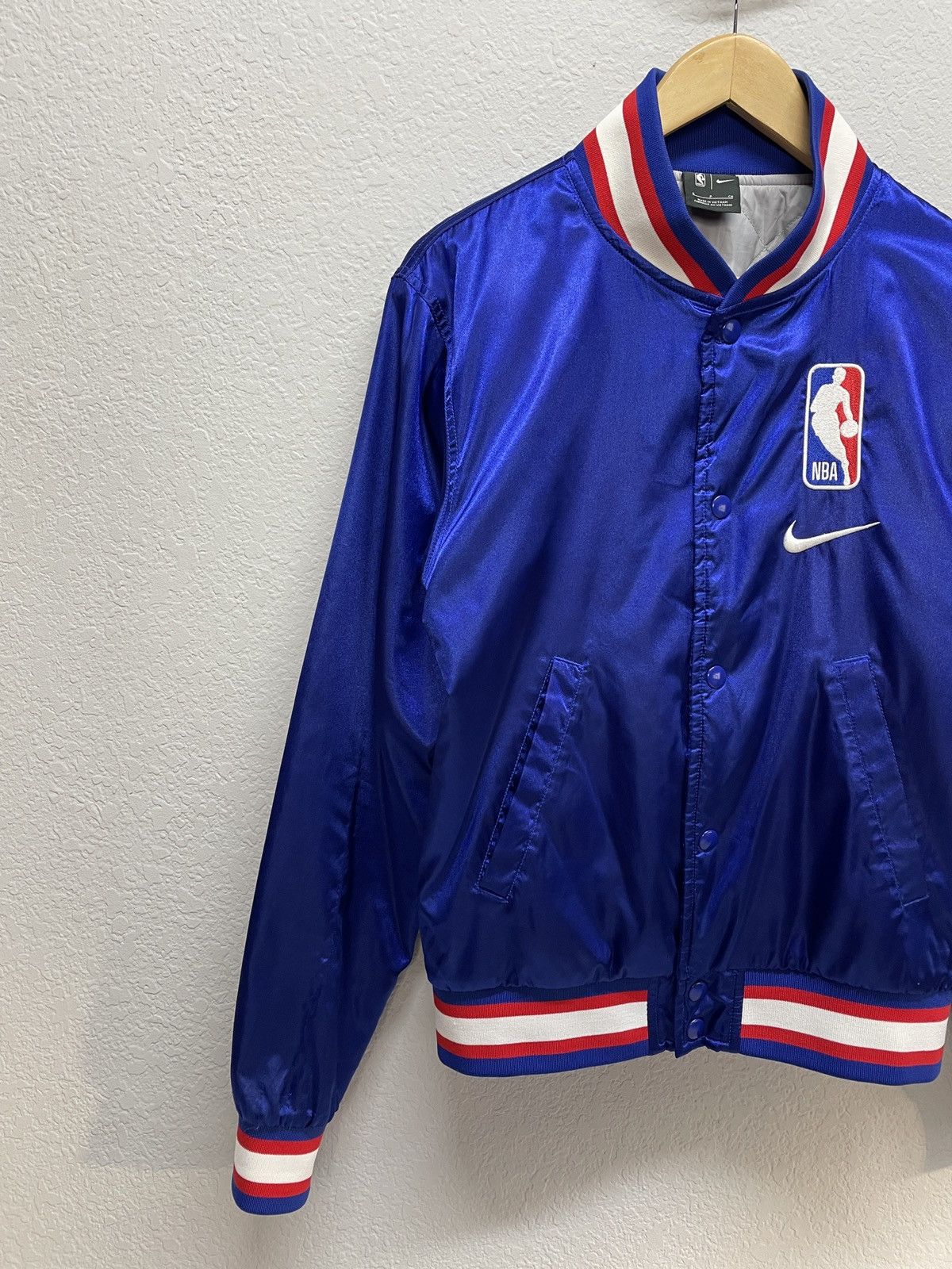 Jordan Brand Vintage Nike NBA Satin Y2K Drill Nylon Bombers Jacket Size US S / EU 44-46 / 1 - 3 Thumbnail