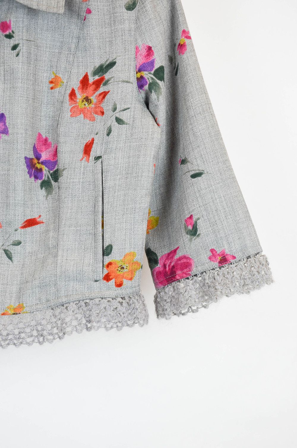 Moschino Moschino Jeans Floral Zip Jacket with Crochet Trim - IT42 Size M / US 6-8 / IT 42-44 - 4 Thumbnail