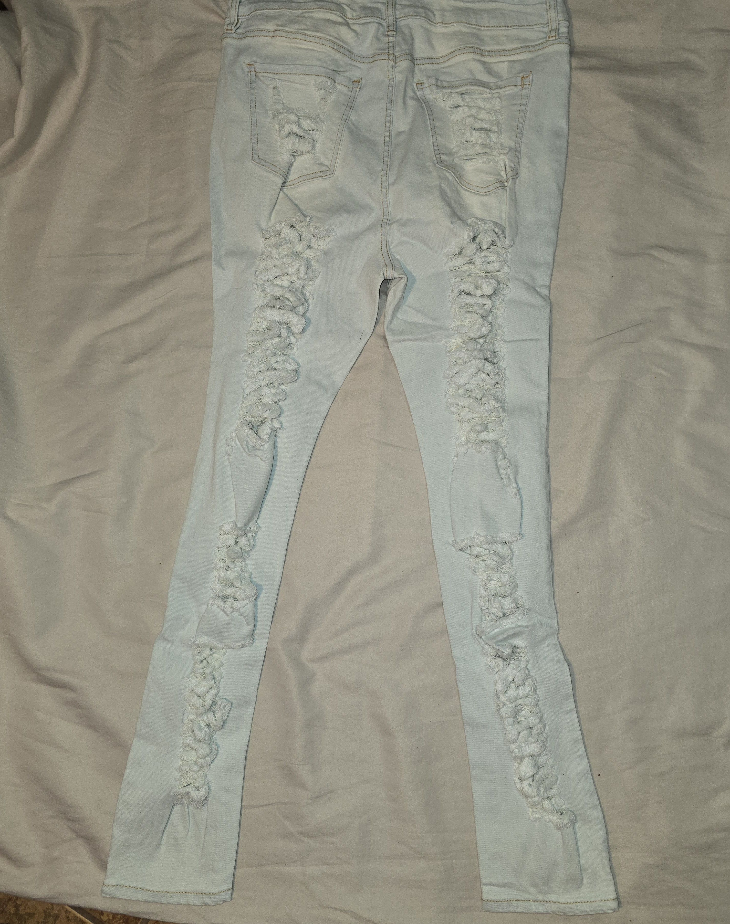 Fashion Nova Fashion Nova light jean distressed Women's Size 1X Size 40" / US 18 - 2 Thumbnail