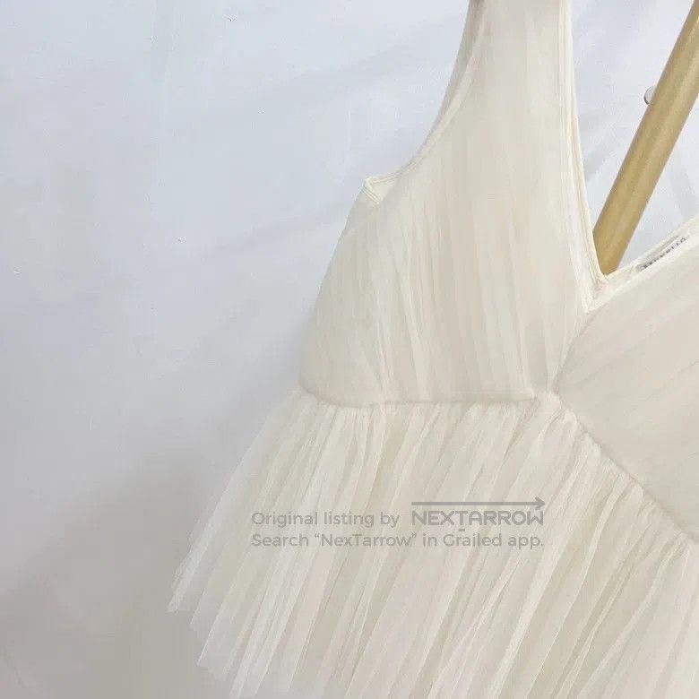 Brunello Cucinelli Brunello Cucinelli White Mesh V-Neck Top. Size US M / EU 48-50 / 2 - 4 Thumbnail