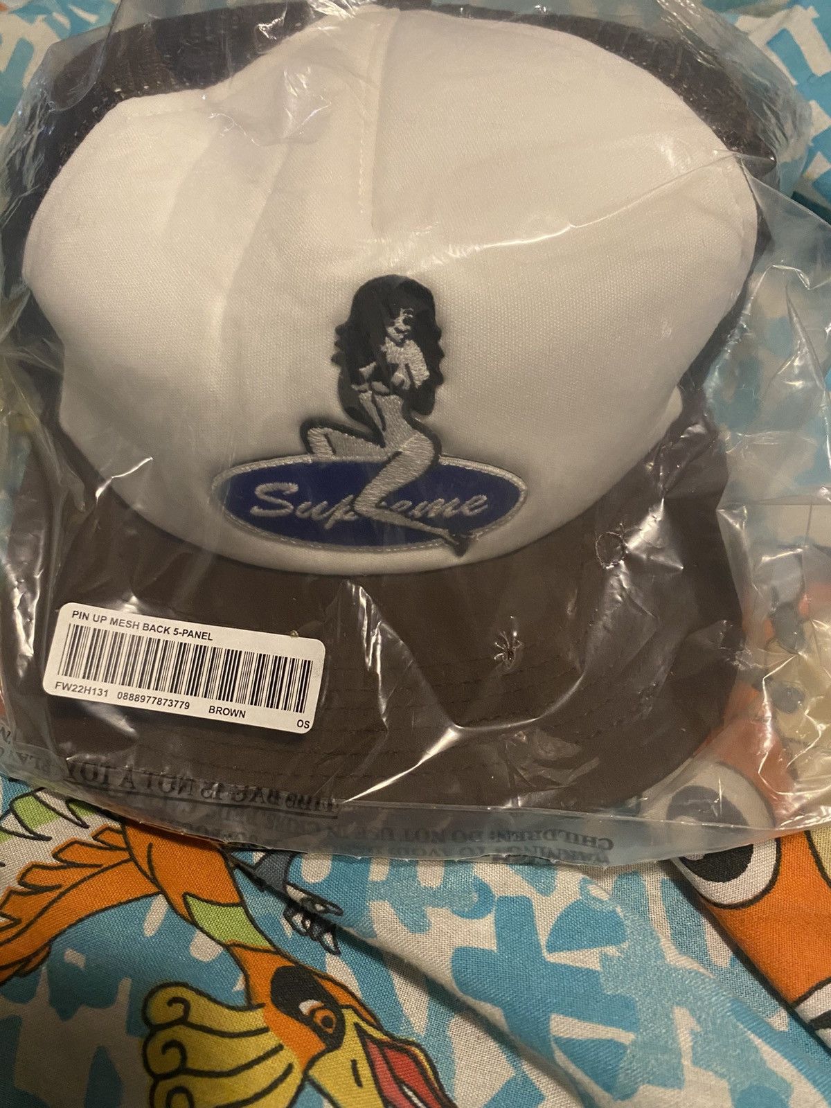 Supreme - Pin Up Mesh Back 5-Pane／NAVY Supreme Pin Up Mesh Back 5-Panel Navy – YankeeKicks Online