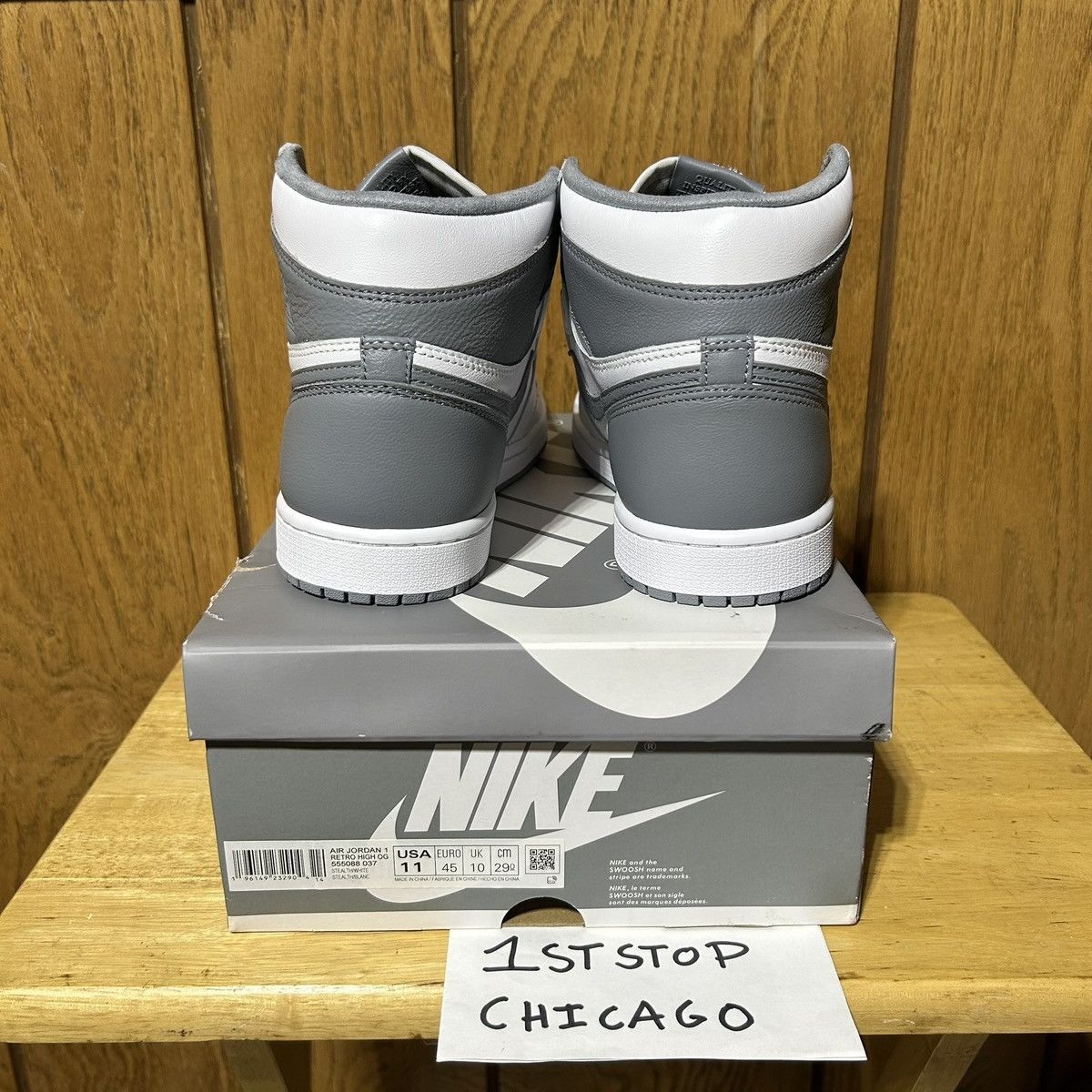 Nike Nike Air Jordan 1 Retro High OG White 555088-037 Mens 11 NEW Size US 11 / EU 44 - 4 Thumbnail